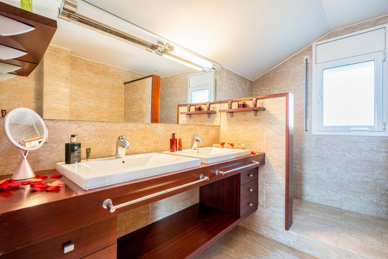 Вілла Casa Familiar Con Piscina Llica d'Amunt Екстер'єр фото
