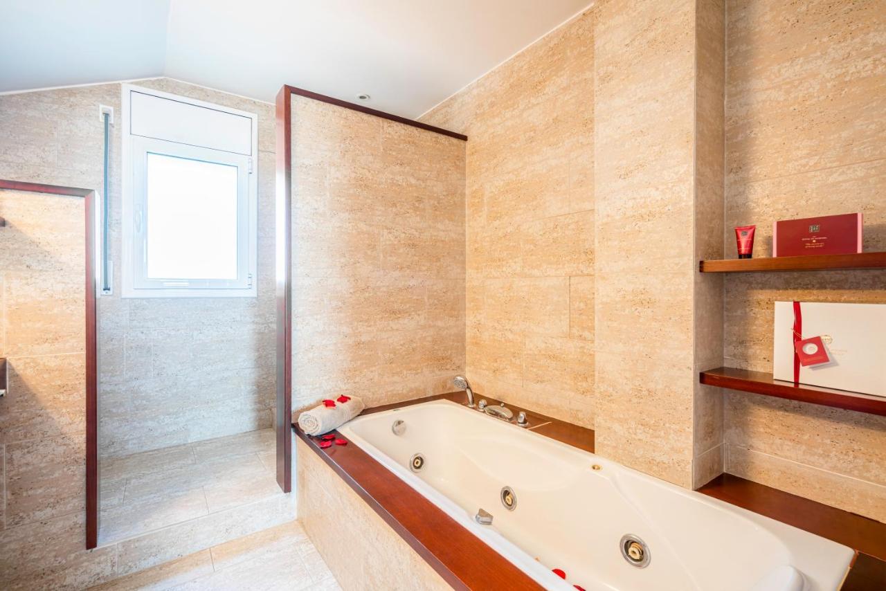Вілла Casa Familiar Con Piscina Llica d'Amunt Екстер'єр фото